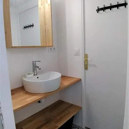 Superbe Studio Entre Le Port Et Le Centre Ville - Lit King-Size, Wifi & Netflix Gratuit Saint-Brieuc Exterior photo